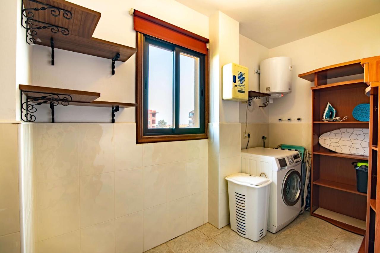 Alquilaencanarias-medano Atalaya, Terrace & Pool Apartment *
